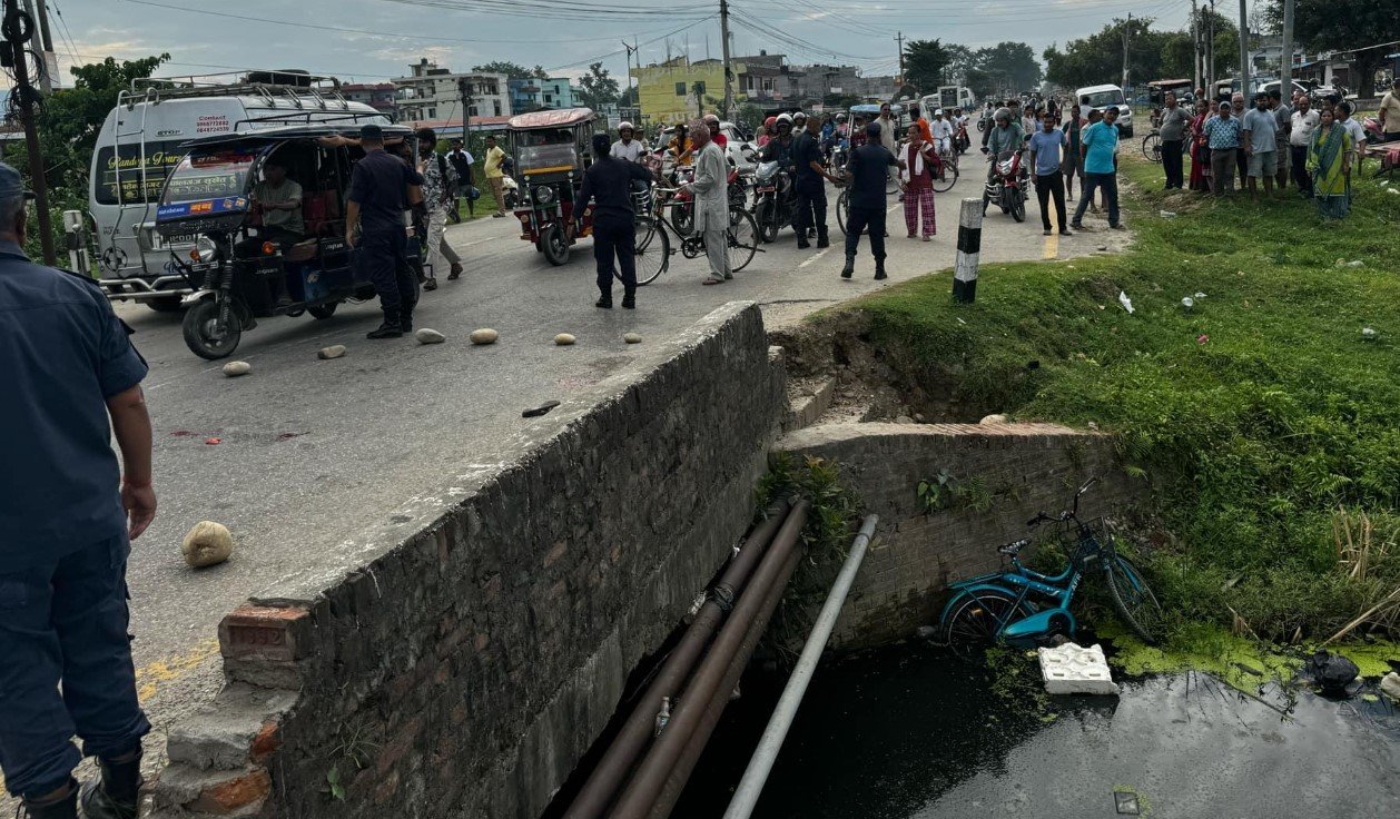 कञ्चनपुरमा ट्याक्टरको ठक्करबाट साइकलमा सवार महिलाको निधन