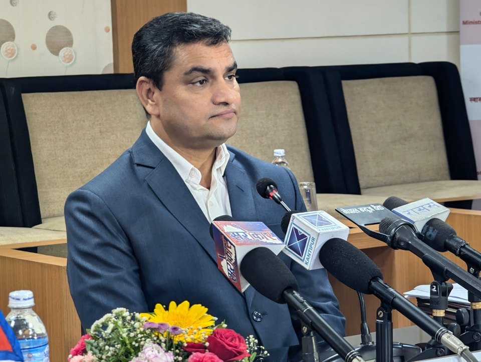 हैजा नियन्त्रणमा छ, स्वास्थ्य संकटकाल आवश्यक छैन- मन्त्री पौडेल
