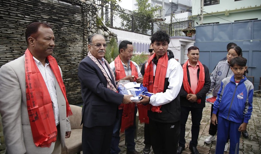 अन्तर्राष्ट्रिय प्रतियोगितामा जान लागेका कराँते खेलाडीलाई प्रचण्डले गरे बिदाइ