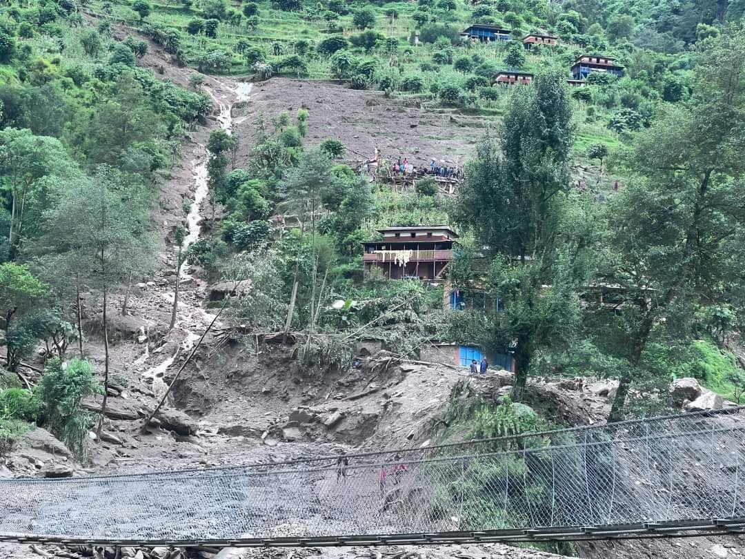 बडिगाड पहिरो अपडेट: चिकित्सकसहितको टोली पुग्यो घटनास्थल, तीन घाइतेको हेलिकप्टरबाट उद्दार