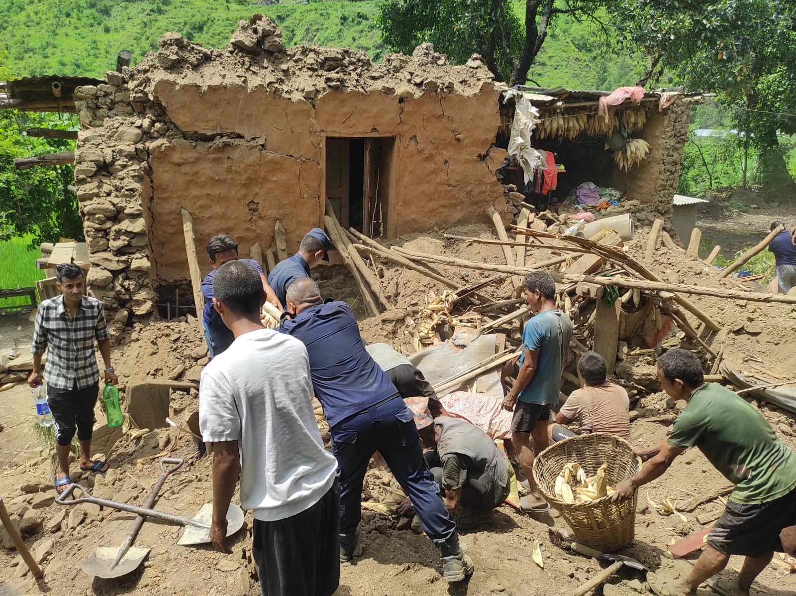 बाढी, पहिरो लगायतका विपद्‍मा परी हालसम्म १९३ जनाको मृत्यु