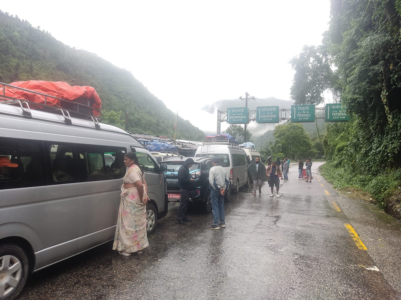 नारायणगढ-मुग्लिङ-नागढुङ्गा सडकखण्डमा सवारी सञ्चालनमा पूर्ण रोक
