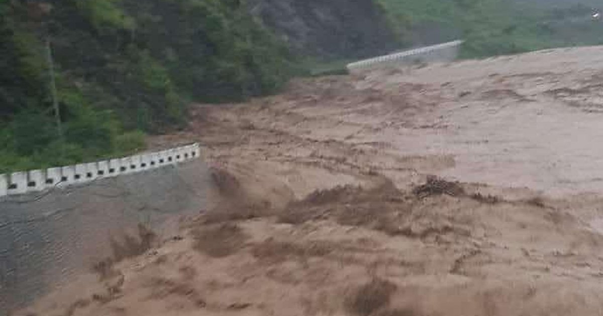 काभ्रेमा पहिरोमा परेर तीनजनाको निधन, ११ बेपत्ता, १० व्यक्तिको उद्धार