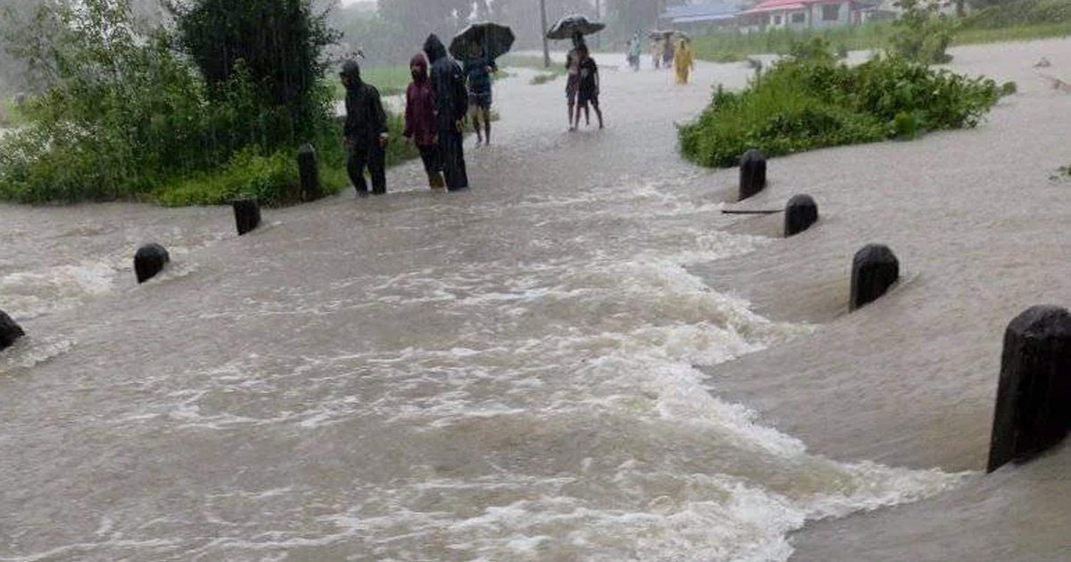 झापामा खोलाले मोटरसाइकल बगायो