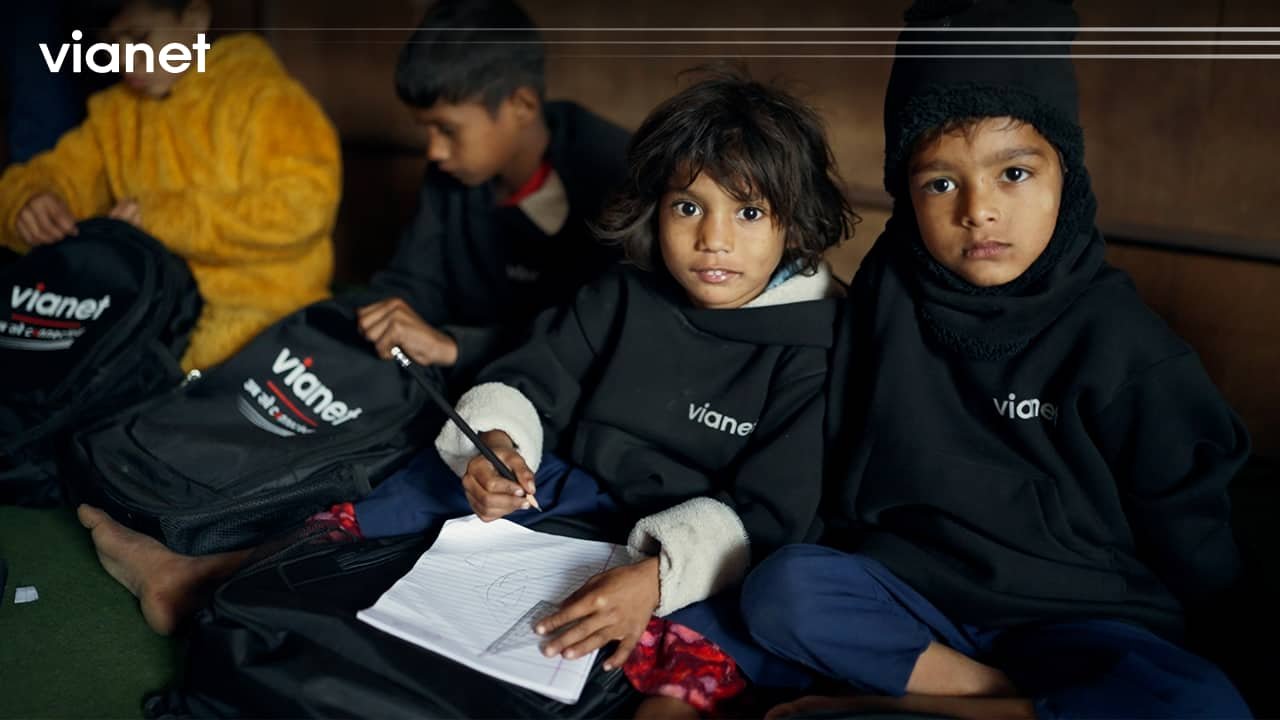 भायानेटद्वारा विद्यार्थीलाई शैक्षिक सामाग्री र न्यायो कपडा वितरण