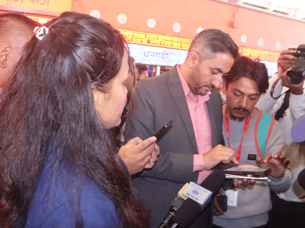 सञ्चार मन्त्रीद्वारा गोँगबु बसपार्कमा नि:शुल्क इन्टरनेट सेवा शुभारम्भ