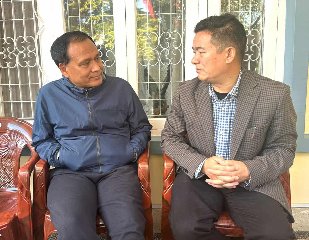 मेलम्ची खानेपानीको अवरोध हटाउन मन्त्री कुलमान घिसिङबाट हेलम्बु गाउँपालिकाका अध्यक्षलाई आग्रह