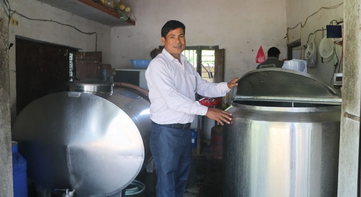 दूध बिक्रीबाट वार्षिक १३ लाख आम्दानी