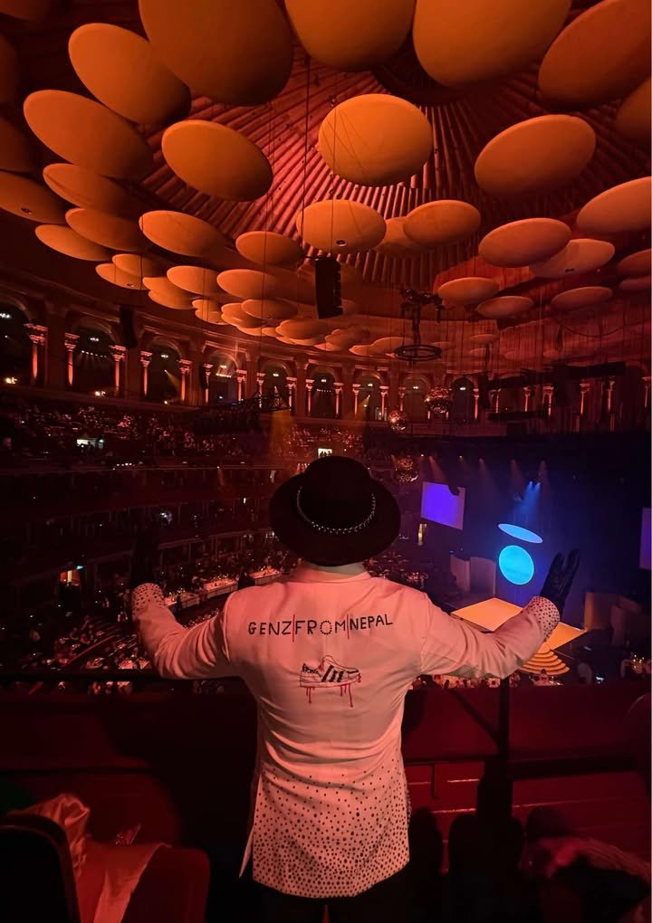 नेपालका Gen Z युवाहरूको प्रतिनिधित्व गर्दै उमंग राउत ब्रिटिश फेसन अवार्ड्समा