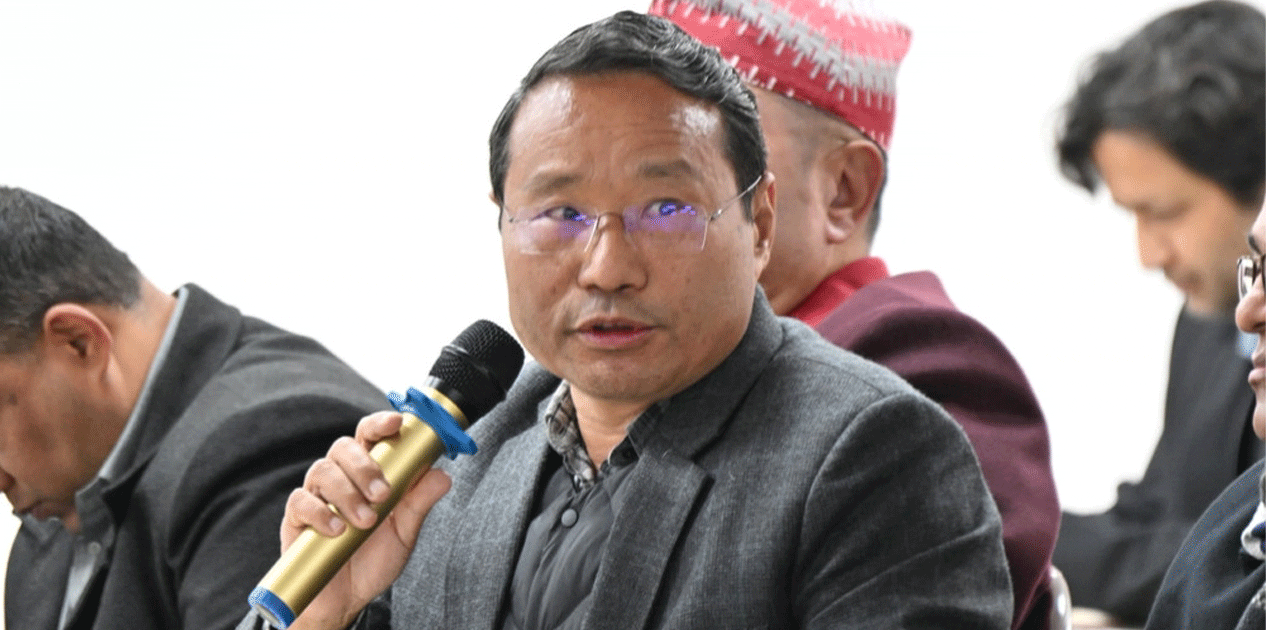 वर्षमान पुनको प्रश्न : ‘फागुनभित्र चुनाव नभए सडकले निर्णय गर्छ कि संसद् पुन:स्थाना हुन्छ ?’