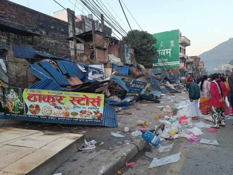 हेटौंडामा सडक विस्तारका नाममा ५३१ घर–टहरा एकैदिन भत्काइयो, सर्वोच्चको आदेशसमेत अवज्ञा