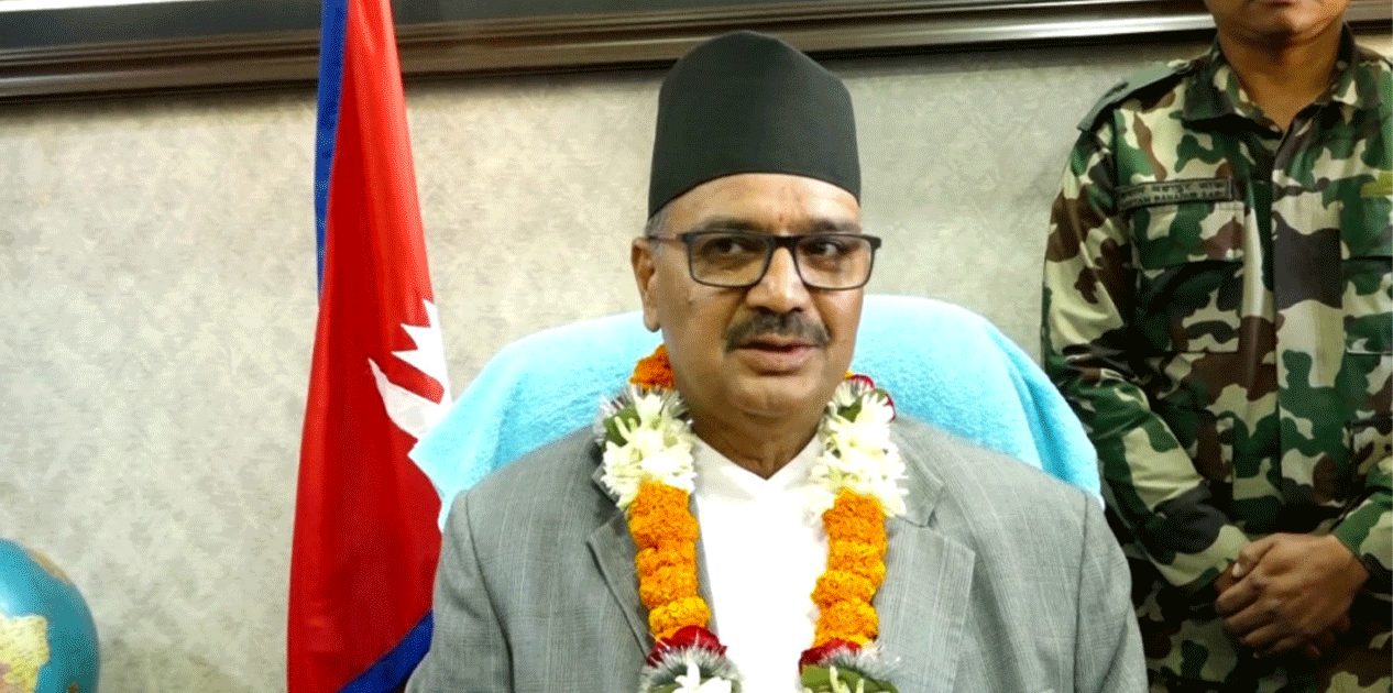 श्रम मन्त्री भण्डारीद्वारा पदभार ग्रहण, श्रम क्षेत्रमा देखिएको संगठित जालो तोड्ने प्रतिबद्धता