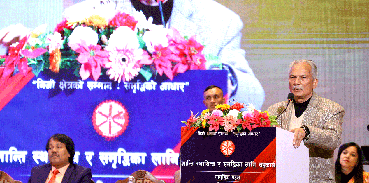 निर्धारित समयमै चुनाव हुनुपर्नेमा डा. बाबुराम भट्टराईको जोड