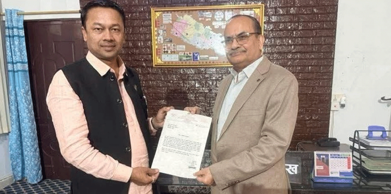 मधेशका मुख्यमन्त्री यादवले प्रदेश प्रमुखलाई बुझाए राजीनामा