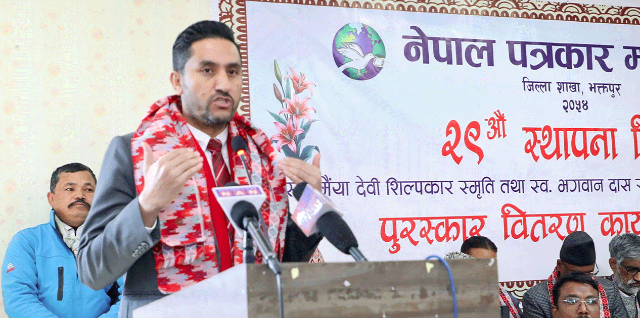 सञ्चार मन्त्री खरेलको प्रष्टीकरण : ‘चुनाव उठ्नेबारे कुनै निर्णय गरेको छैन’